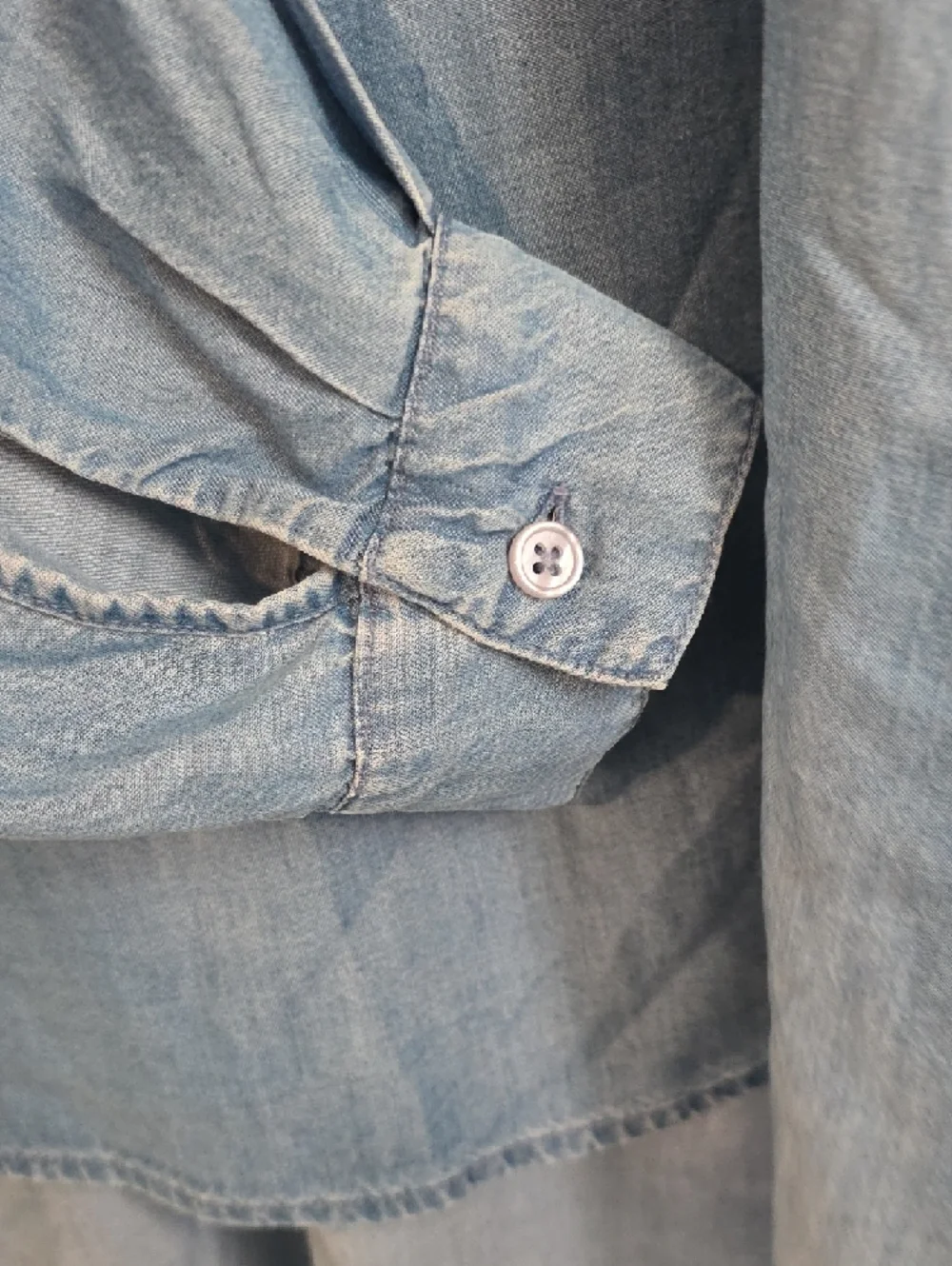 On 34th Lightweight Denim Blouse Size 2X